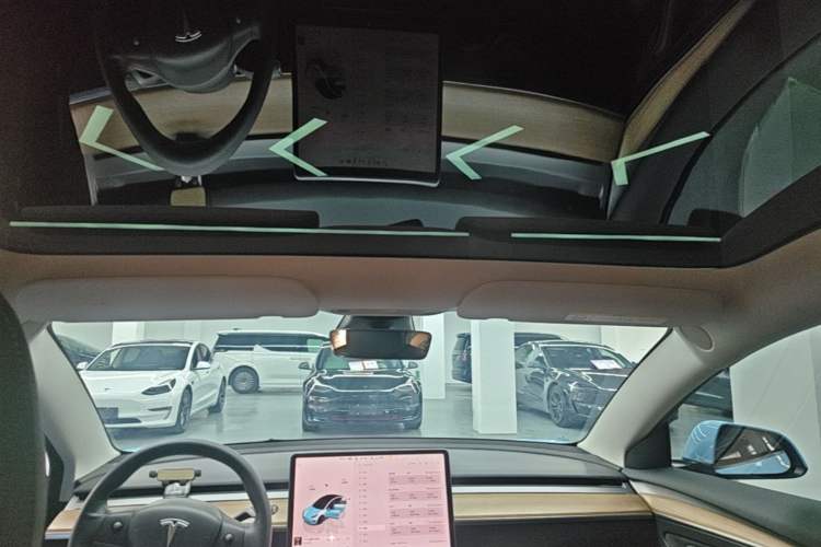 Used Tesla Model 3 2022 Rear-Wheel-Drive Version Headliner