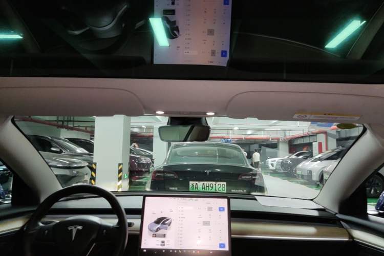 Used Tesla Model 3 2022 Rear-Wheel-Drive Version Headliner