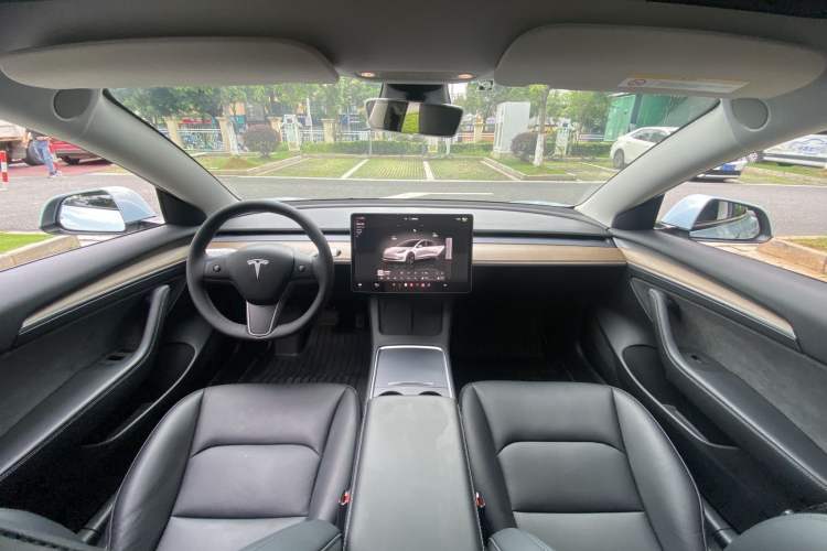 Used Tesla Model 3 2022 Rear-Wheel-Drive Version Interior 1