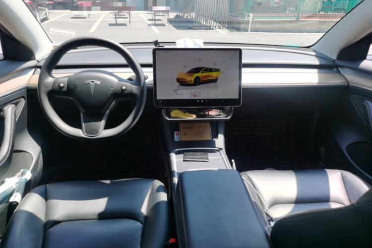 Used Tesla Model 3 2022 Rear-Wheel-Drive Version Interior 2