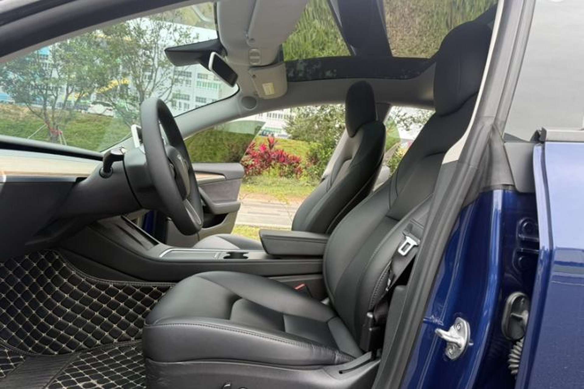 Used Tesla Model 3 2022 Rear-Wheel-Drive Version Interior 2