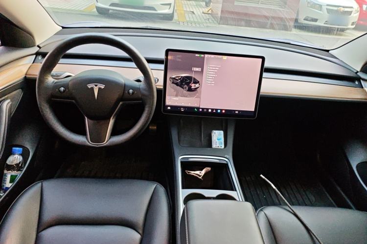 Used Tesla Model 3 2022 Rear-Wheel-Drive Version Interior 2