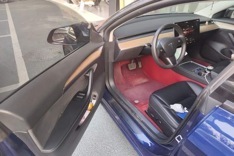 Used Tesla Model 3 2022 Rear-Wheel-Drive Version Interior 3