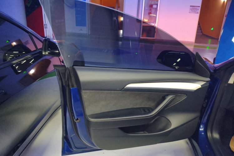 Used Tesla Model 3 2022 Rear-Wheel-Drive Version Interior 4