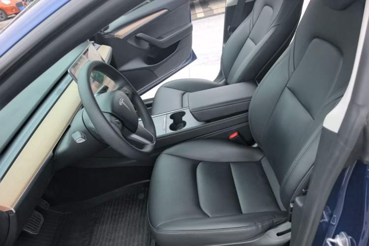 Used Tesla Model 3 2022 Rear-Wheel-Drive Version Left Front Seat