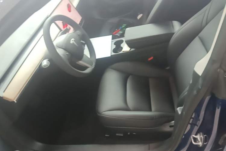 Used Tesla Model 3 2022 Rear-Wheel-Drive Version Left Front Seat