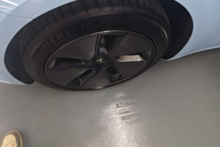 Used Tesla Model 3 2022 Rear-Wheel-Drive Version Left Front Wheel Hub