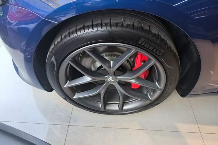 Used Tesla Model 3 2022 Performance High-Performance All-Wheel-Drive Version Left Front Wheel Hub