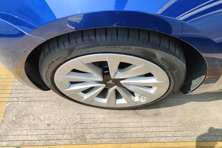 Used Tesla Model 3 2022 Rear-Wheel-Drive Version Left Front Wheel Hub