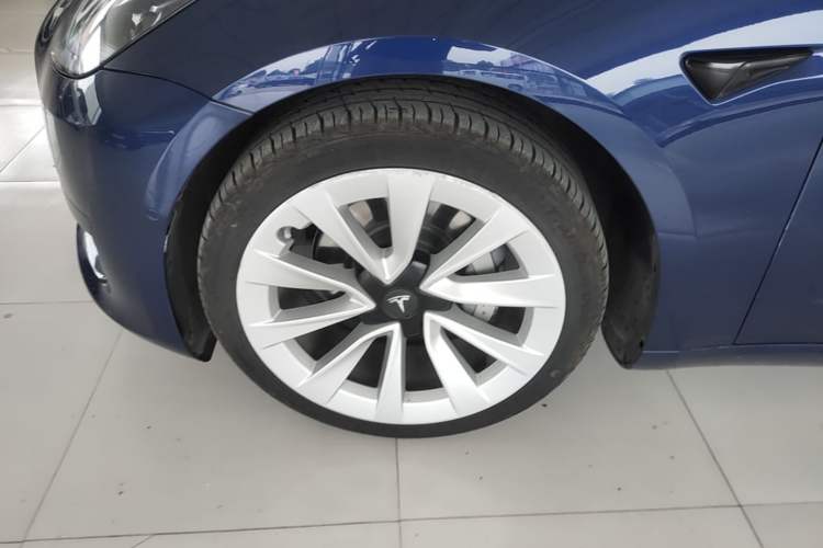 Used Tesla Model 3 2022 Rear-Wheel-Drive Version Left Front Wheel Hub