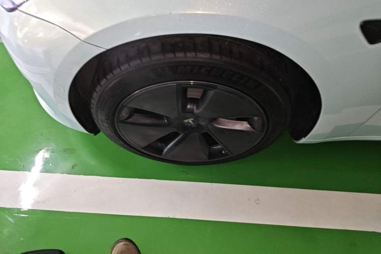 Used Tesla Model 3 2022 Rear-Wheel-Drive Version Left Front Wheel Hub