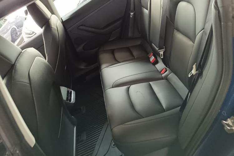 Used Tesla Model 3 2022 Rear-Wheel-Drive Version Left Rear Seat