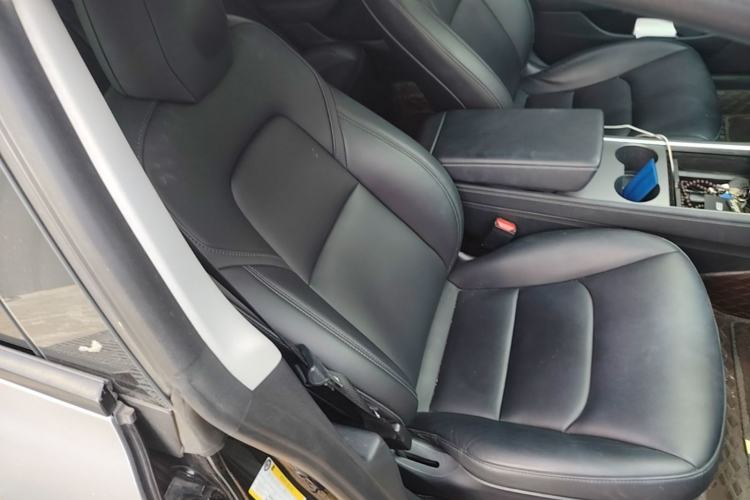 Used Tesla Model 3 2022 Rear-Wheel-Drive Version Right Front Seat