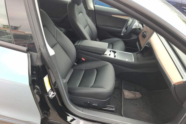 Used Tesla Model 3 2022 Rear-Wheel-Drive Version Right Front Seat