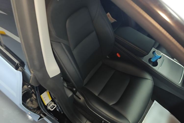 Used Tesla Model 3 2022 Rear-Wheel-Drive Version Right Front Seat