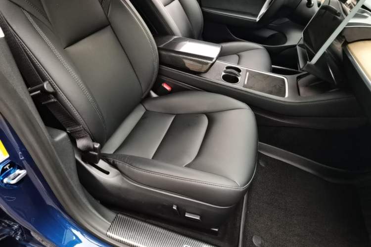 Used Tesla Model 3 2022 Rear-Wheel-Drive Version Right Front Seat