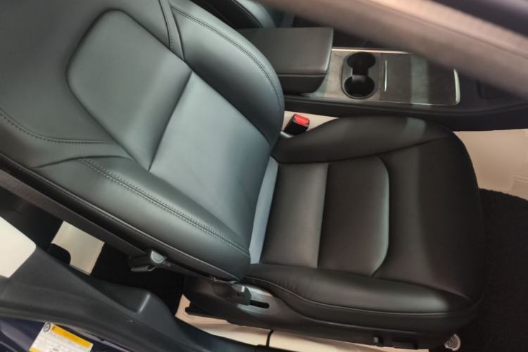 Used Tesla Model 3 2022 Performance High-Performance All-Wheel-Drive Version Right Front Seat