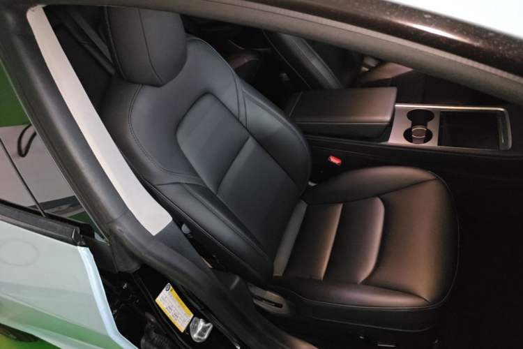 Used Tesla Model 3 2022 Rear-Wheel-Drive Version Right Front Seat
