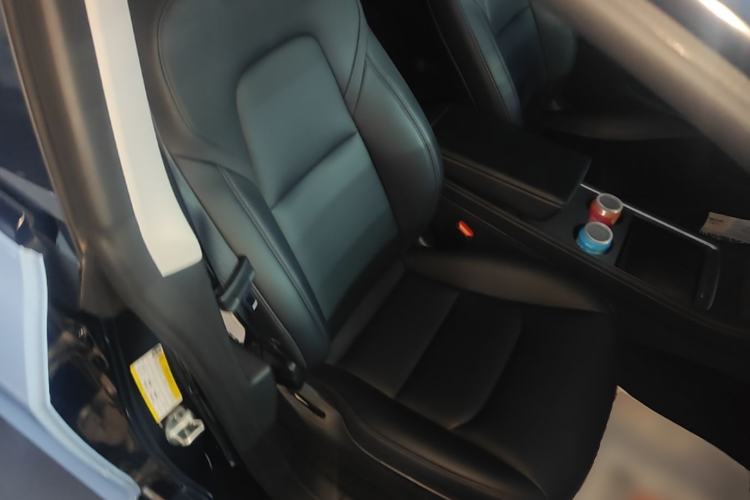 Used Tesla Model 3 2022 Rear-Wheel-Drive Version Right Front Seat