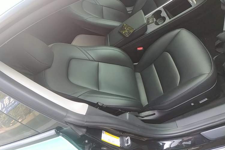 Used Tesla Model 3 2022 Rear-Wheel-Drive Version Right Front Seat