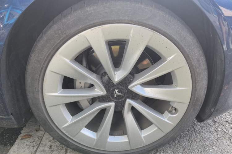 Used Tesla Model 3 2022 Rear-Wheel-Drive Version Right Front Wheel Hub