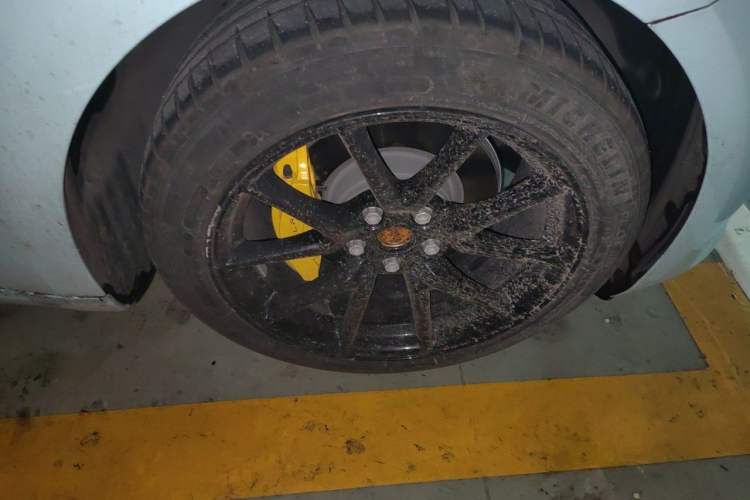 Used Tesla Model 3 2022 Rear-Wheel-Drive Version Right Front Wheel Hub