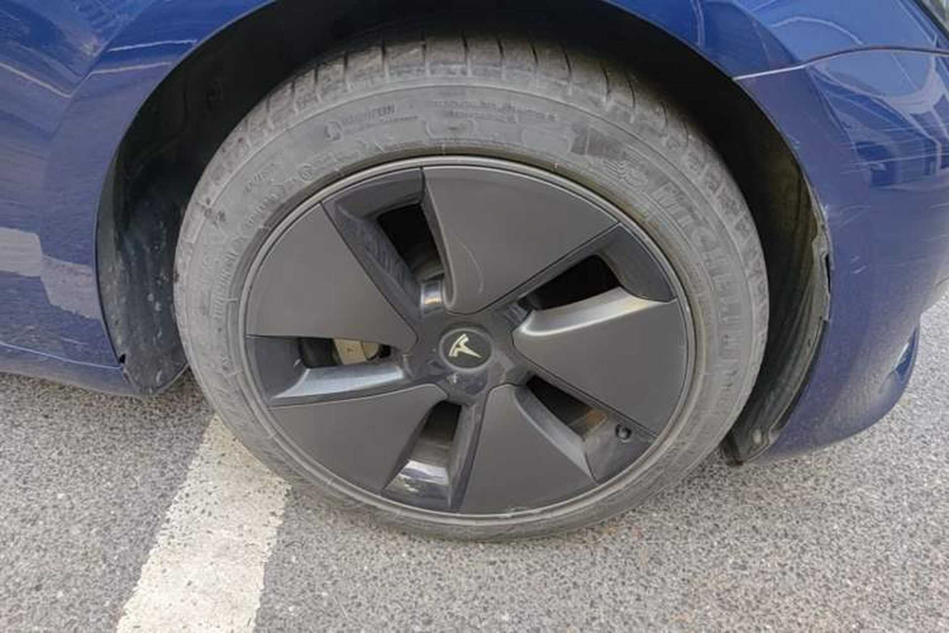Used Tesla Model 3 2022 Rear-Wheel-Drive Version Right Front Wheel Hub