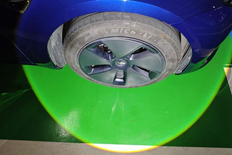 Used Tesla Model 3 2022 Rear-Wheel-Drive Version Right Front Wheel Hub