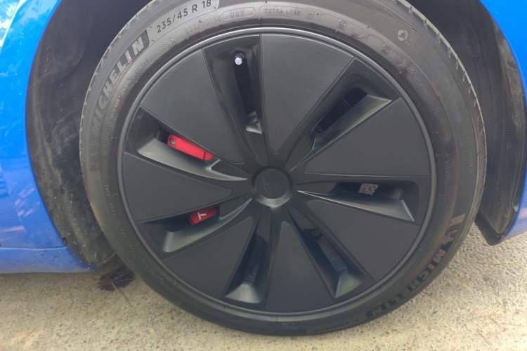 Used Tesla Model 3 2022 Rear-Wheel-Drive Version Right Front Wheel Hub