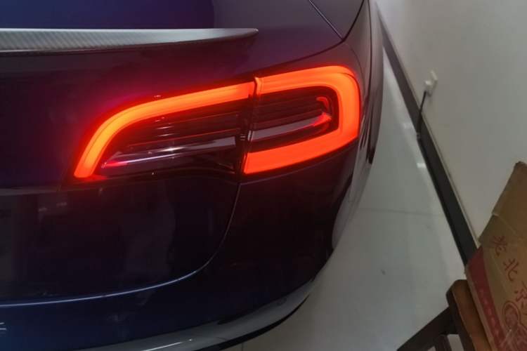 Used Tesla Model 3 2022 Performance High-Performance All-Wheel-Drive Version Right Rear Taillight