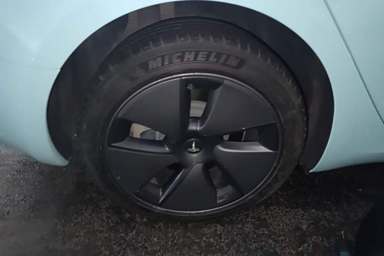 Used Tesla Model 3 2022 Rear-Wheel-Drive Version Right Rear Wheel Hub