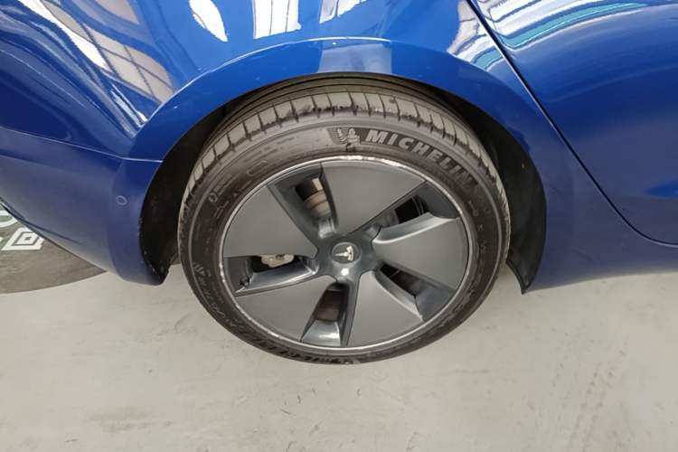 Used Tesla Model 3 2022 Rear-Wheel-Drive Version Right Rear Wheel Hub
