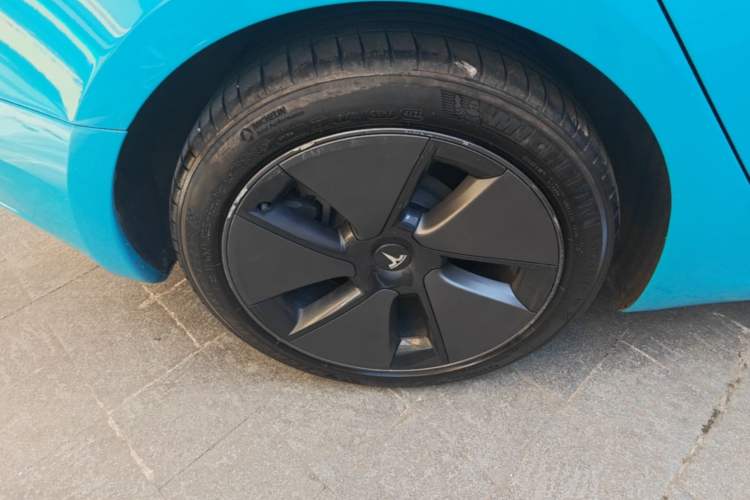 Used Tesla Model 3 2022 Rear-Wheel-Drive Version Right Rear Wheel Hub