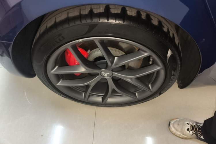 Used Tesla Model 3 2022 Performance High-Performance All-Wheel-Drive Version Right Rear Wheel Hub
