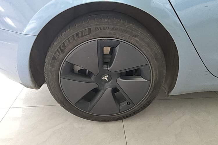 Used Tesla Model 3 2022 Rear-Wheel-Drive Version Right Rear Wheel Hub