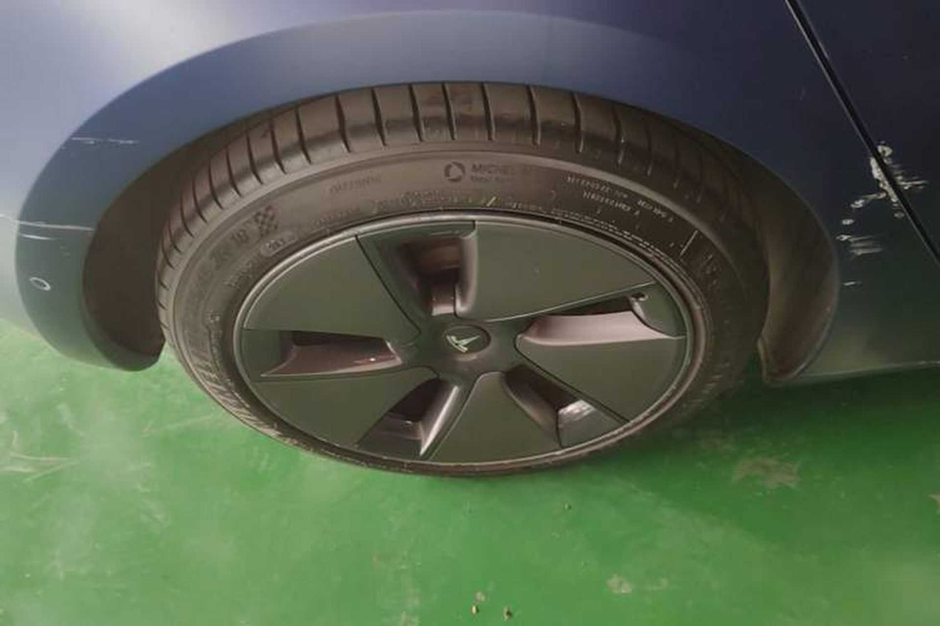 Used Tesla Model 3 2022 Rear-Wheel-Drive Version Right Rear Wheel Hub