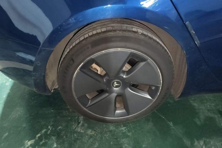 Used Tesla Model 3 2022 Rear-Wheel-Drive Version Right Rear Wheel Hub