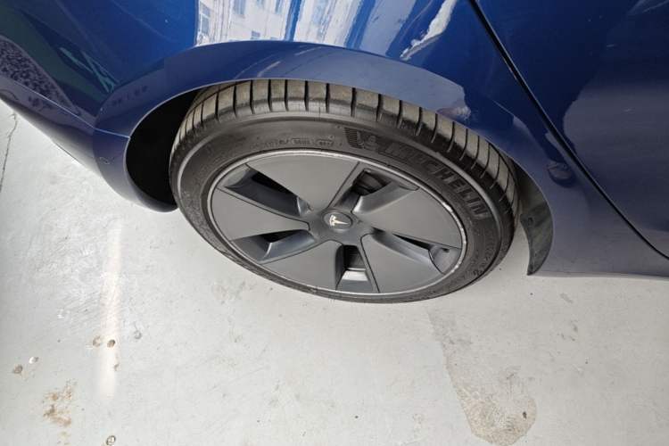 Used Tesla Model 3 2022 Rear-Wheel-Drive Version Right Rear Wheel Hub