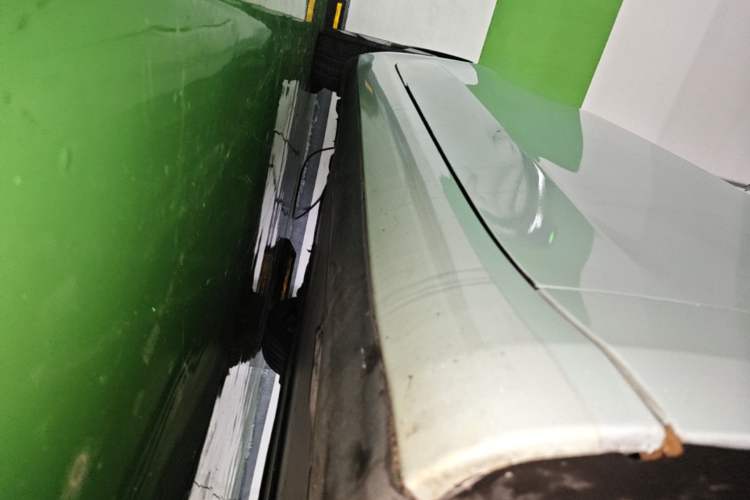 Used Tesla Model 3 2022 Rear-Wheel-Drive Version Right Side Sill