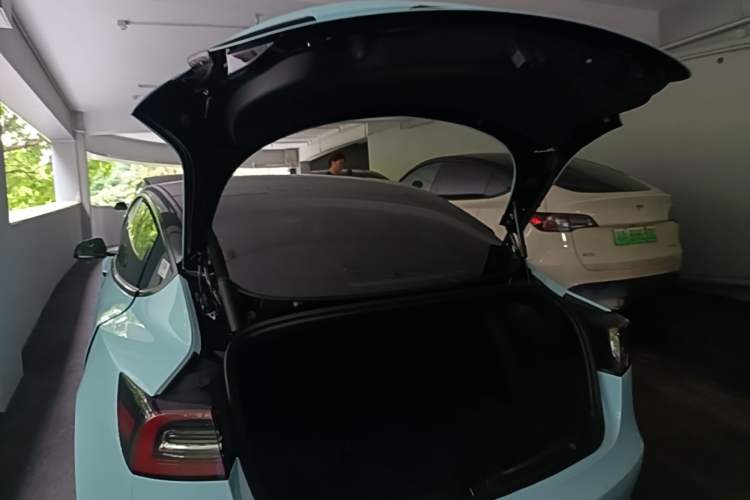 Used Tesla Model 3 2022 Rear-Wheel-Drive Version Trunk