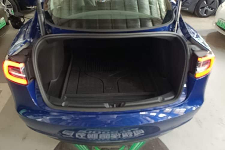 Used Tesla Model 3 2022 Rear-Wheel-Drive Version Trunk