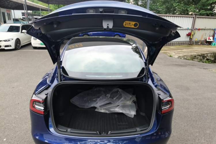 Used Tesla Model 3 2022 Rear-Wheel-Drive Version Trunk