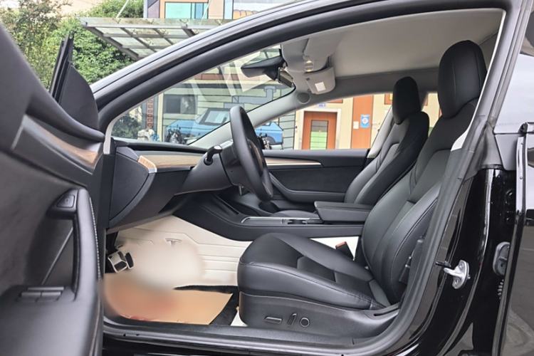 Used Tesla Model 3 2022 Rear-Wheel-Drive Version Interior 3