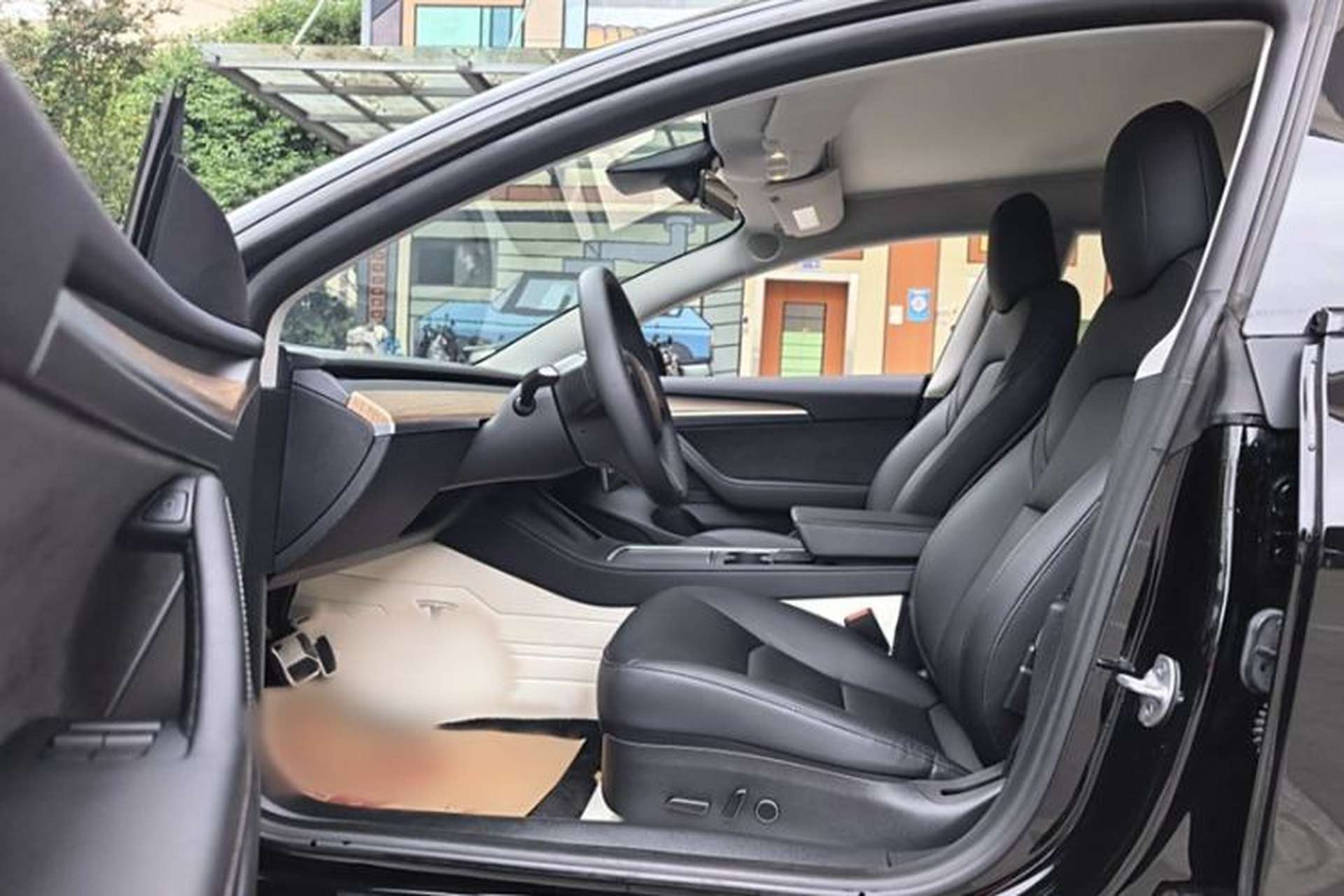 Used Tesla Model 3 2022 Rear-Wheel-Drive Version Interior 3