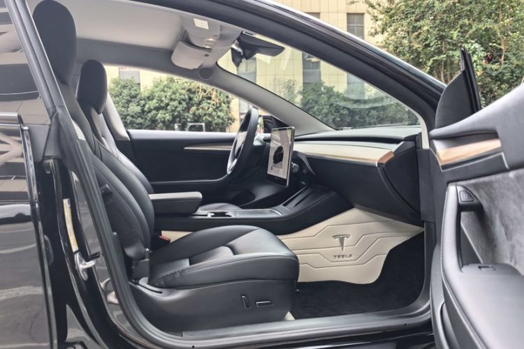 Used Tesla Model 3 2022 Rear-Wheel-Drive Version Interior 5