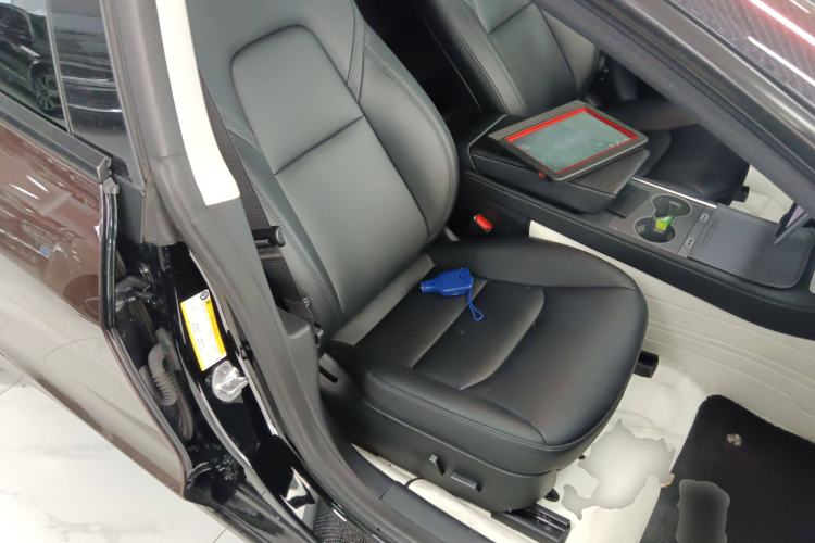 Used Tesla Model 3 2022 Rear-Wheel-Drive Version Right Front Seat