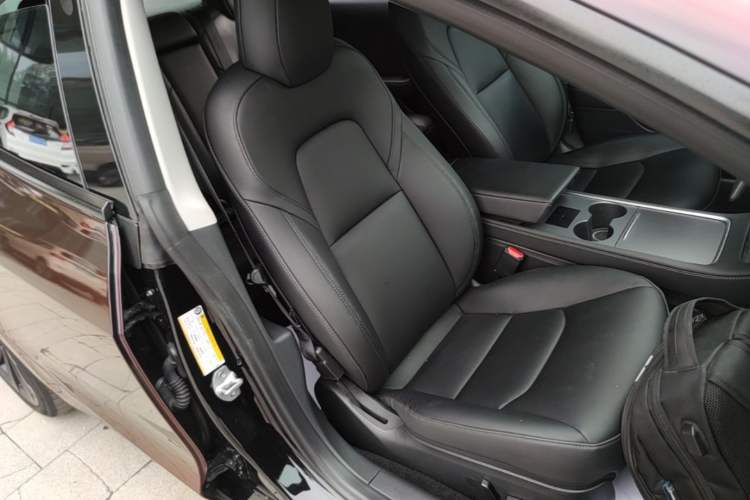 Used Tesla Model 3 2022 Rear-Wheel-Drive Version Right Front Seat