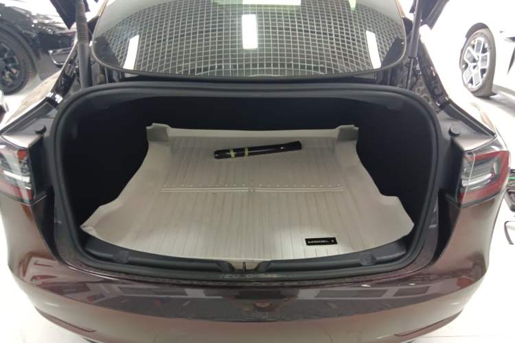 Used Tesla Model 3 2022 Rear-Wheel-Drive Version Trunk