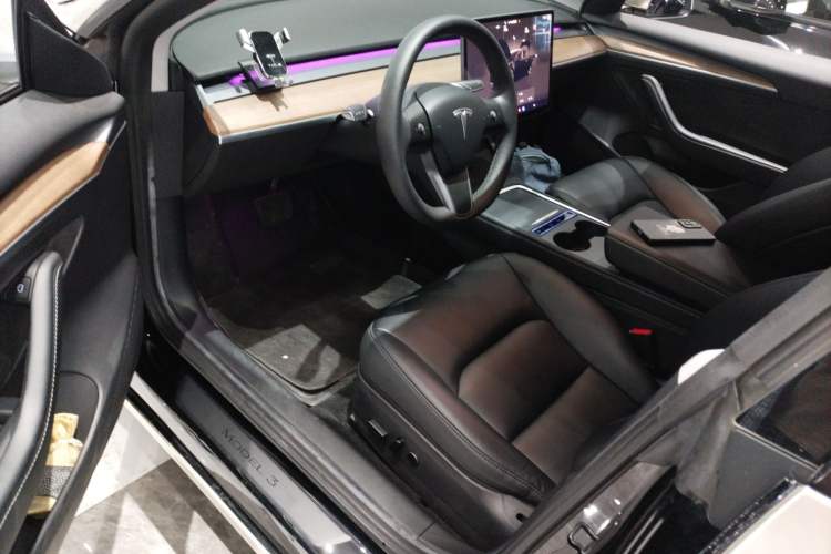 Used Tesla Model 3 2022 Rear-Wheel-Drive Version Interior 2