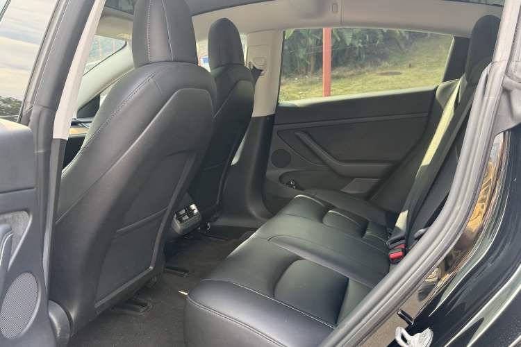 Used Tesla Model 3 2022 Rear-Wheel-Drive Version Interior 4